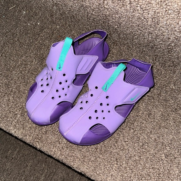 Nike Sandals - Picture 3 of 3